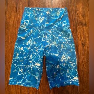 TNA Aritzia Blue Water Reflection Pool Bicycle Shorts Size Xs B14